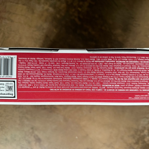 2012 Holiday Barbie - Picture 3 of 4